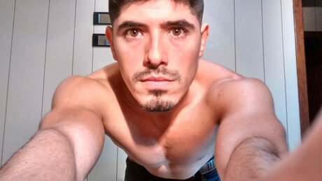 u8174991 star naked pic