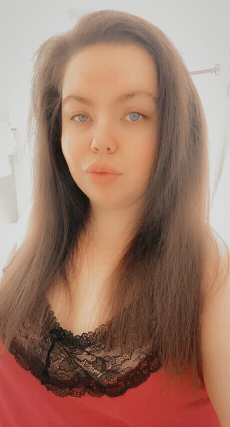 Emily levine exclusive model img