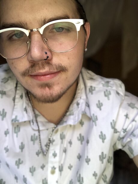 Benjamin Herzinger nude actress picture