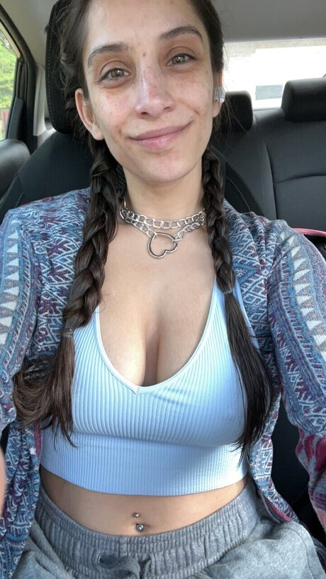 Greeneyeddaisy pornographic model pic