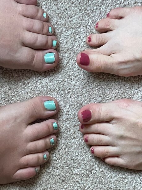 2 feet pornstar beautiful pic