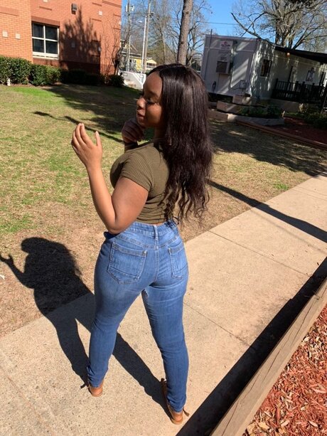 Mercedes Black perfect actress pics