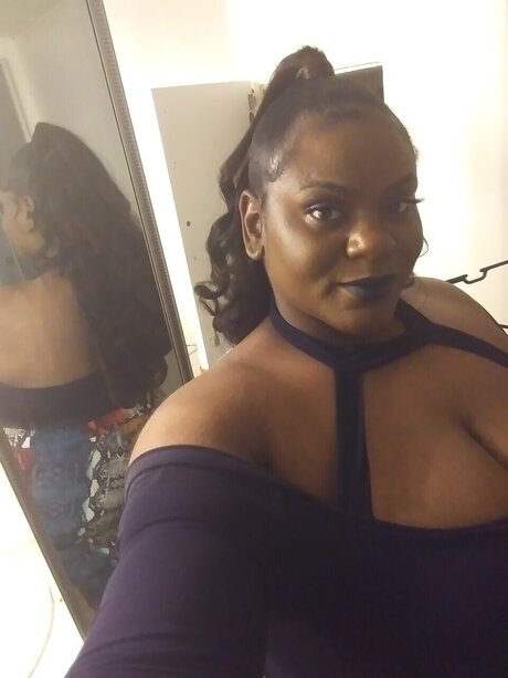 Cocoa Bunny star naked pictures