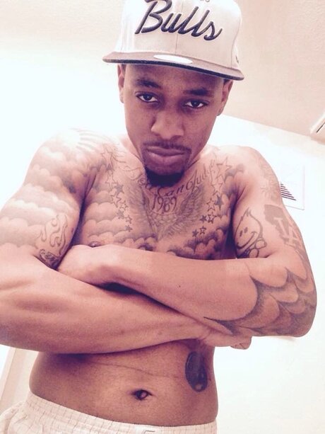 Mr Versatile model naked photo