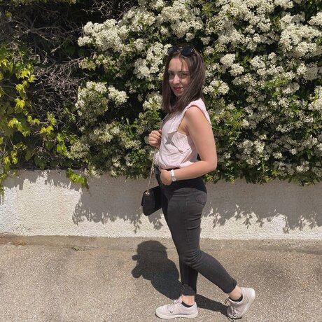 Pauline naked actress images