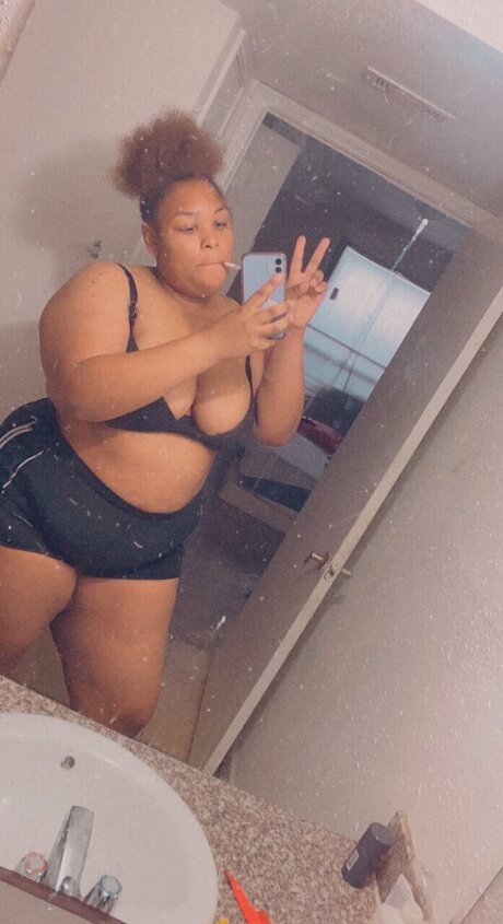 Yellah Honey perfect actress pics