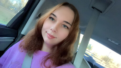 Tris model top photos