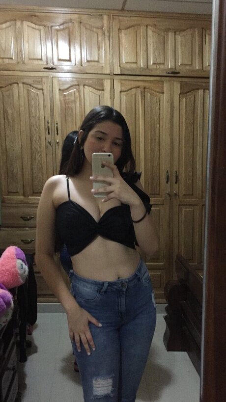 Lunita Caliente adult model img