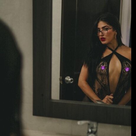 LAURA GUZMAN model nice picture