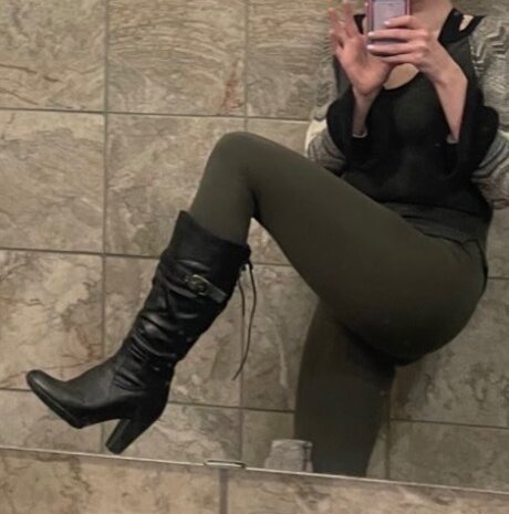 _Mistress Linda model best archive