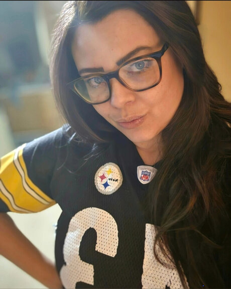 Viola Lee star erotic photo