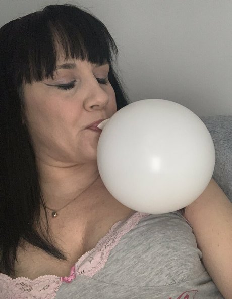 chezzmanifestation model free pics