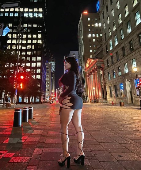 Iyari Berumen Iyib fit pornstar art archive