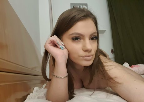 sweetromana model free photo