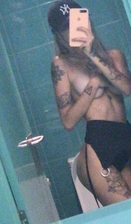 Vicky Balena model sex pic