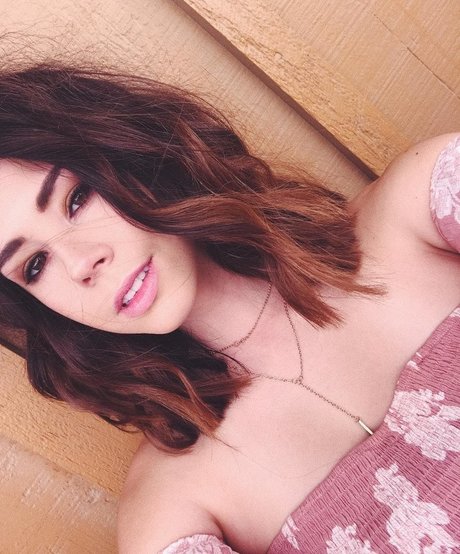 Jillian Rose Reed porn model image