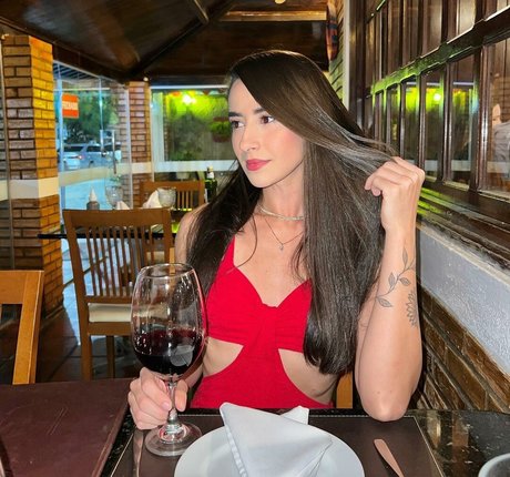 Louise Veronica star hot img