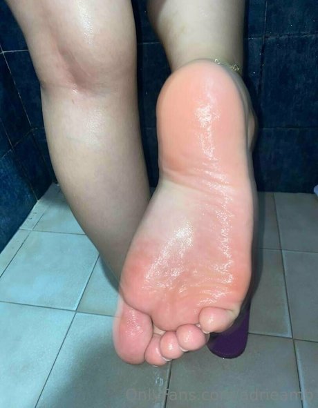 Adrieamb nudes model img