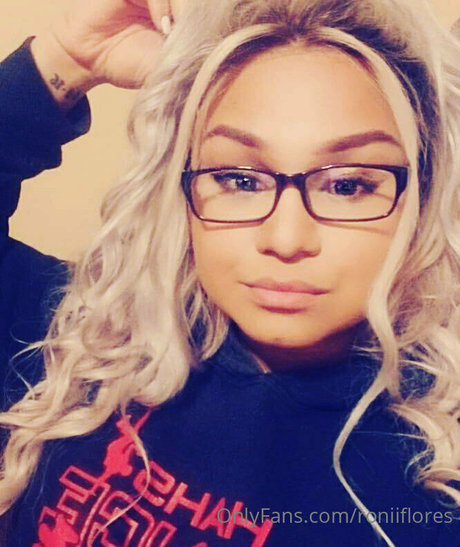 roniiflores nudes star images