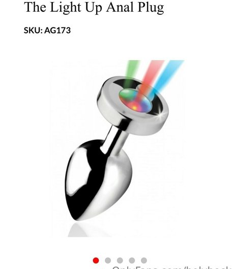 holyheck model exclusive photo