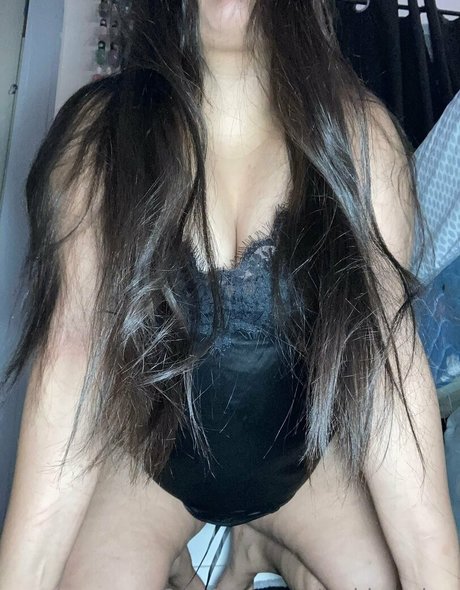 lachleamber hot actress img