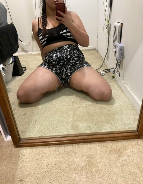 lachleamber pretty actress galleries