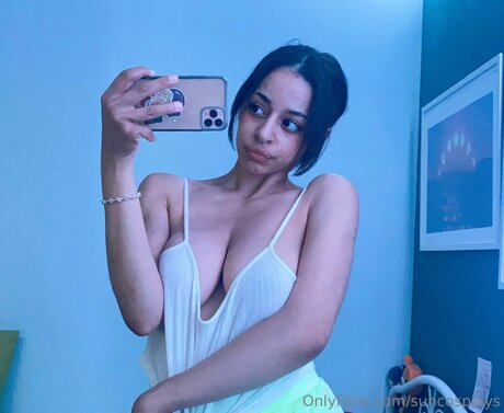 Suncosplays model pornographic photos