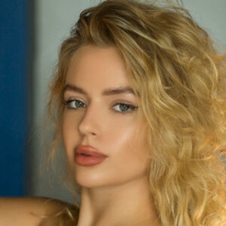 mrsliliane adult model galleries