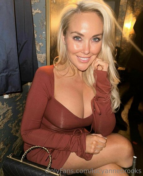lucyannebrooks hot model galleries