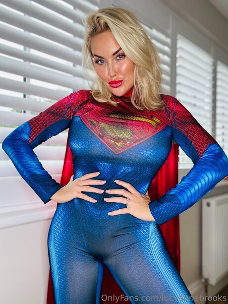 lucyannebrooks art star photo