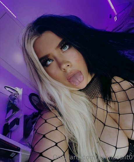 hannasaiit0 nude model photos