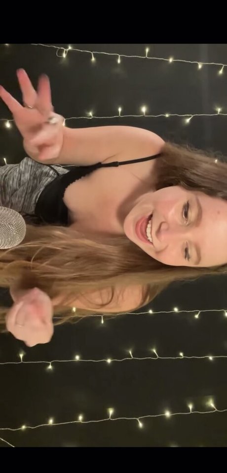 Kelly Belly ASMR model art pics