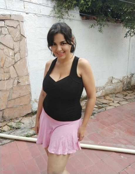 danielalotus high quality model pic