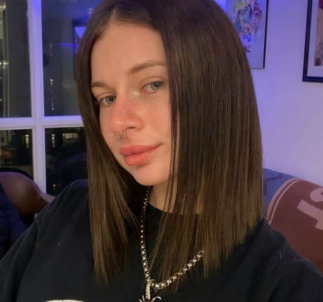 Valerie Moon model erotic images