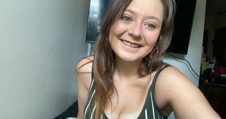 umassgirl model perfect image