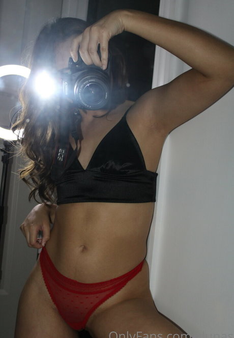 rlunas naked actress pictures