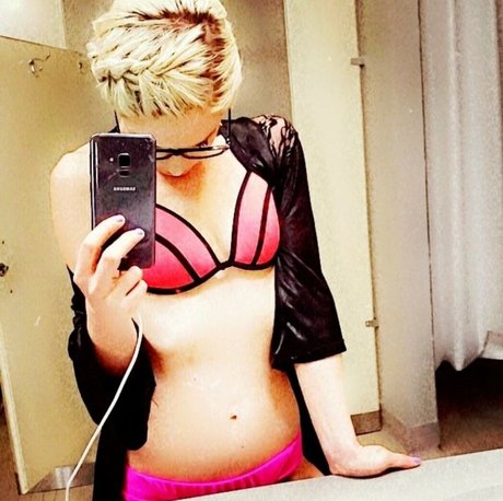 Pamelaxox model hd archive