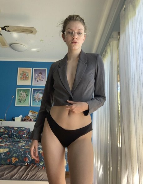 sexandmartinis nude actress picture