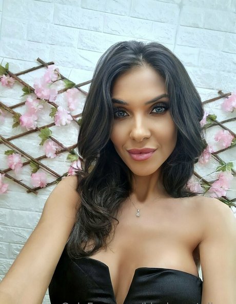 kinsleycatalinaa nudes model archive