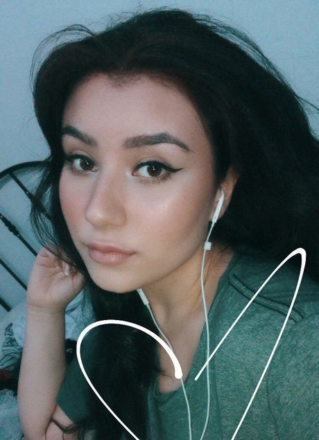 Yazzi pretty pornstar archive