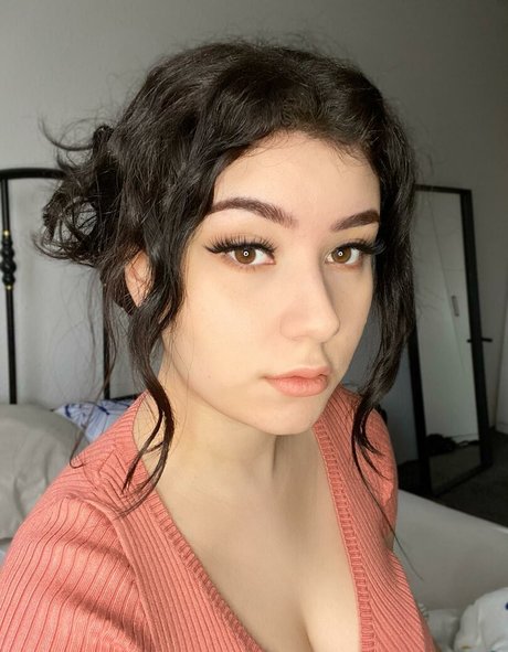 Yazzi sexy pornstar pictures