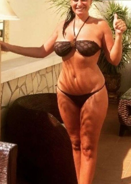 Angela Cavagna Profile pic