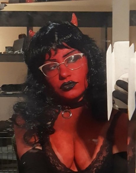 Mendeni star nude pics