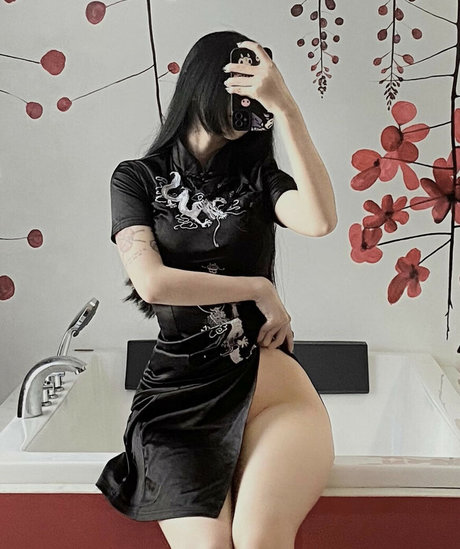 sorrylylyy model pretty picture