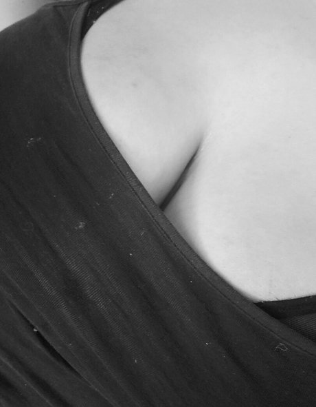 purplelaydfox hot model image