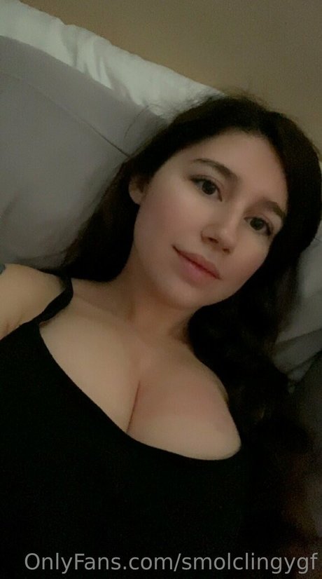 smolclingygf nudes model img