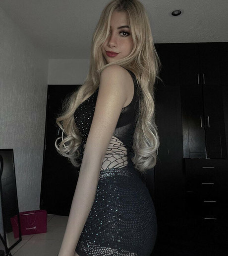 Deborha4 art actress pics