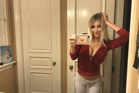 Jessica Blondet adult model gallery