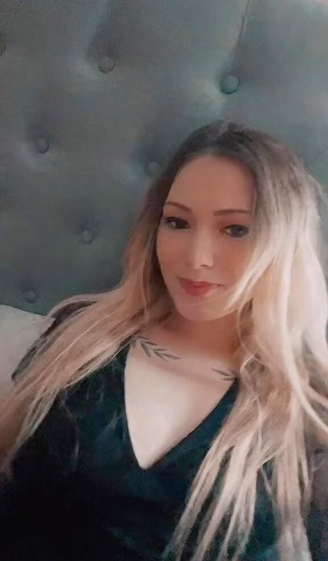 Little Momma pornstar top img