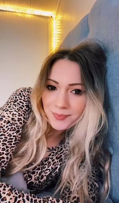 Little Momma xxx pornstar galleries